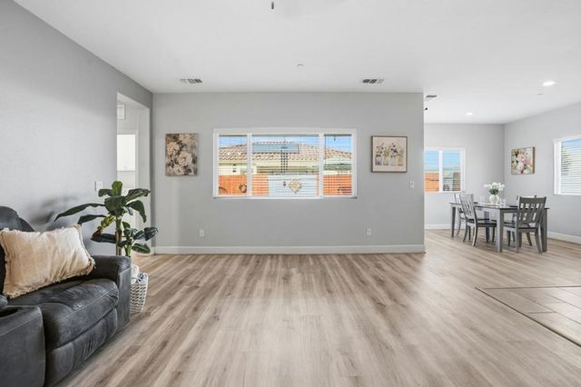 618 Machado Street, Los Banos, CA 93635