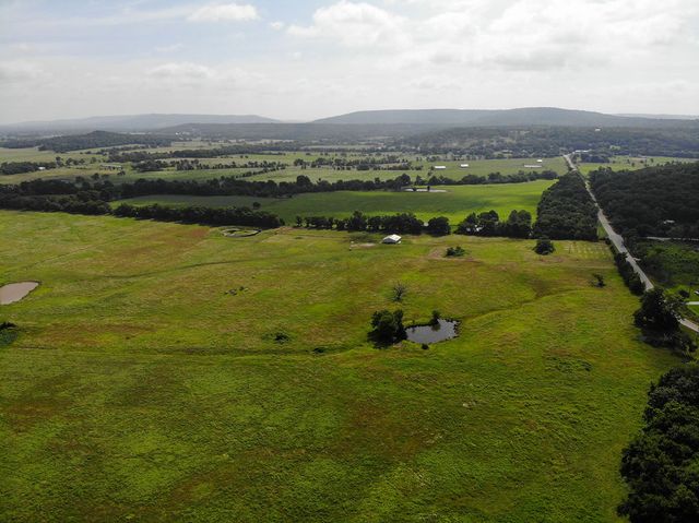 14806 Prairie Grove Lake Road, Prairie Grove, AR 72753