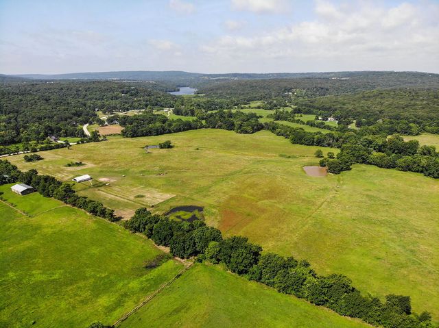 14806 Prairie Grove Lake Road, Prairie Grove, AR 72753