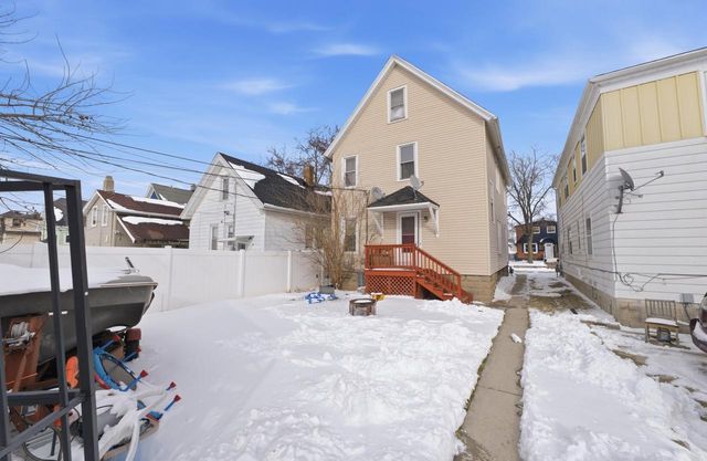 1955 S 57th STREET, West Allis, WI 53219