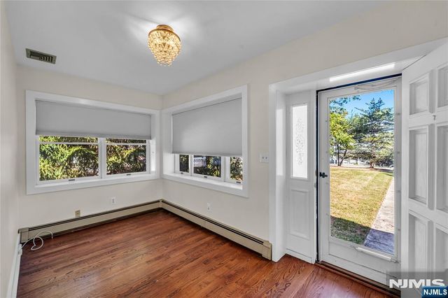 233 Rivervale Road, River Vale, NJ 07675