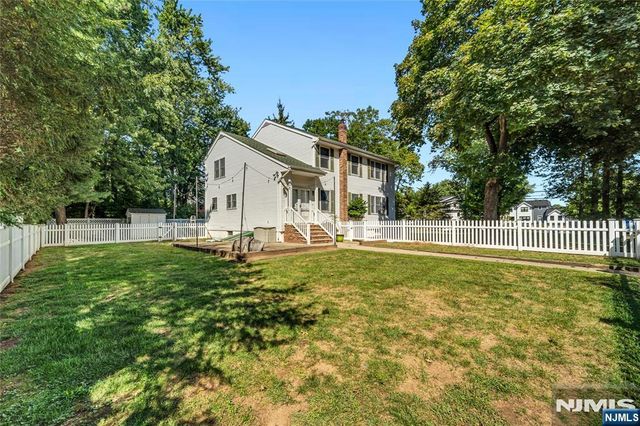 233 Rivervale Road, River Vale, NJ 07675