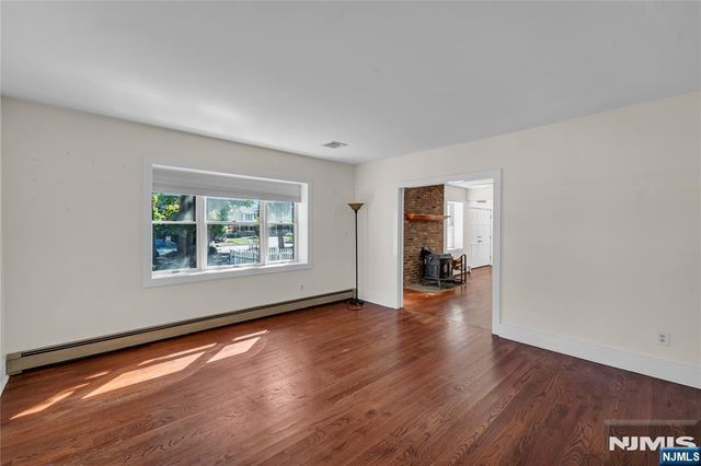 233 Rivervale Road, River Vale, NJ 07675