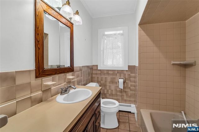 233 Rivervale Road, River Vale, NJ 07675