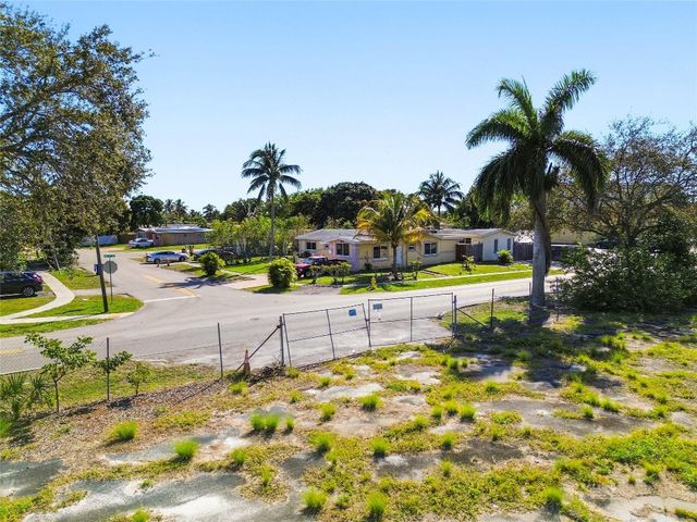3900 NW 37th Street, Lauderdale Lakes, FL 33309