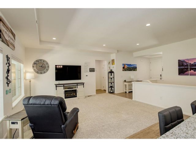 6717 Golden Briar Ln, Colorado Springs, CO 80927