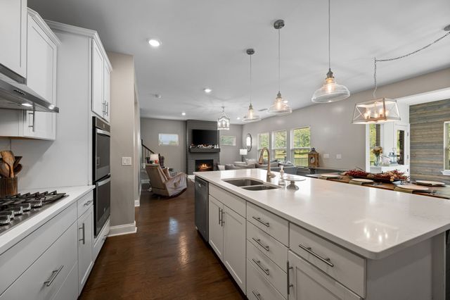 1717 Boardwalk Pl, Gallatin, TN 37066