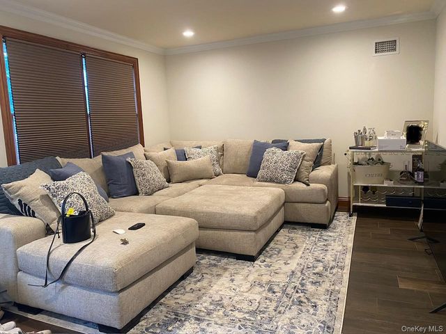 23 Caruso Way, Glen Cove, NY 11542
