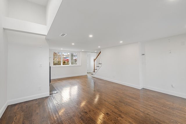 9 Glen Ave A, Burlington, MA 01803