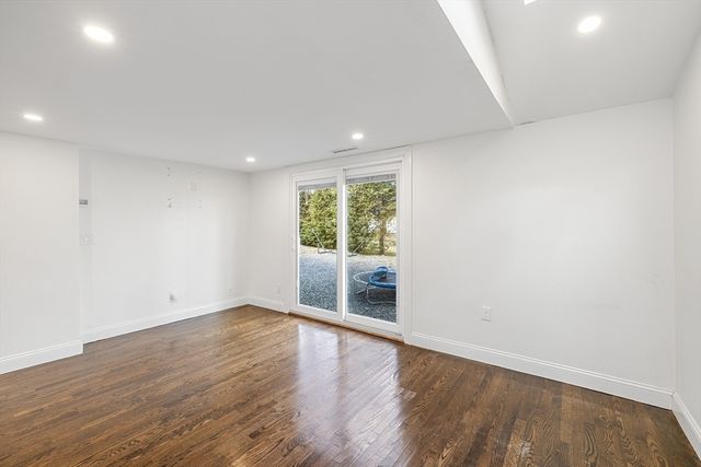 9 Glen Ave A, Burlington, MA 01803