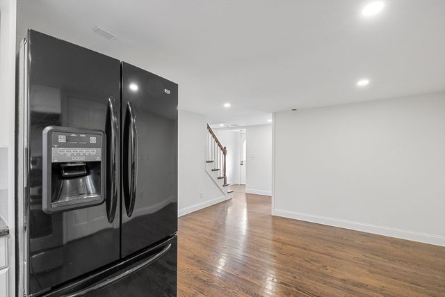 9 Glen Ave A, Burlington, MA 01803