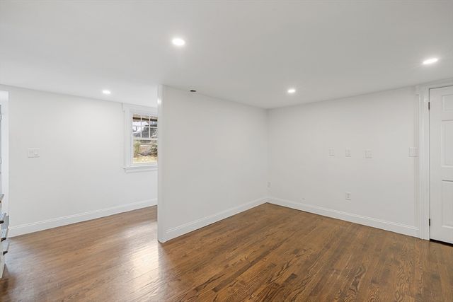 9 Glen Ave A, Burlington, MA 01803