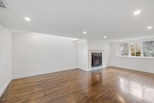 9 Glen Ave A, Burlington, MA 01803