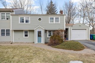 9 Glen Ave A, Burlington, MA 01803