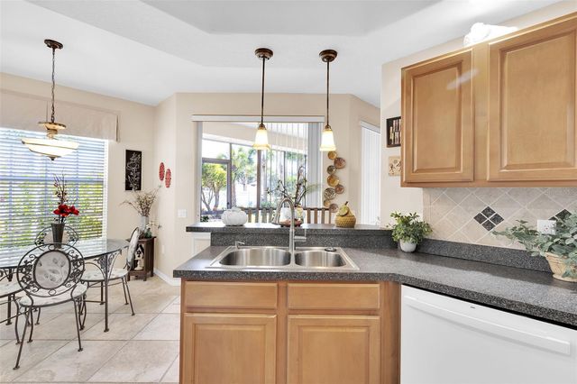 4533 CINNAMON DRIVE 2707, Sarasota, FL 34238