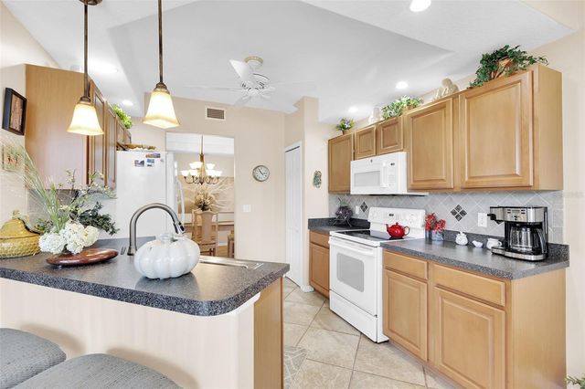 4533 CINNAMON DRIVE 2707, Sarasota, FL 34238