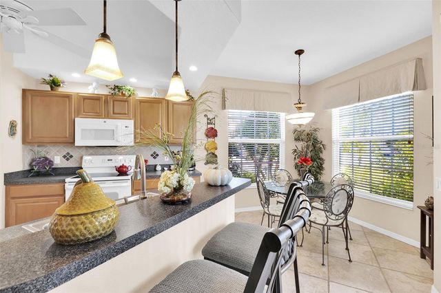 4533 CINNAMON DRIVE 2707, Sarasota, FL 34238