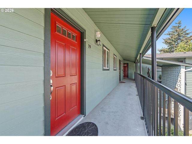 9333 N LOMBARD St 19, Portland, OR 97203