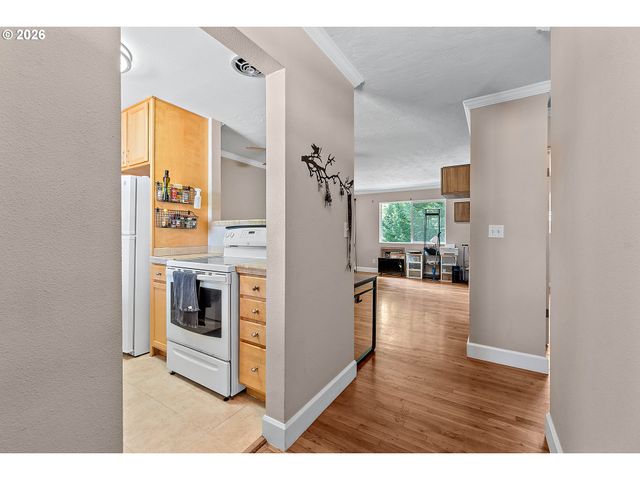 9333 N LOMBARD St 19, Portland, OR 97203
