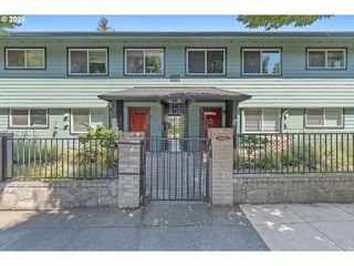 9333 N LOMBARD St 19, Portland, OR 97203