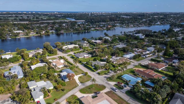 7220 Clarke Road, Lake Clarke Shores, FL 33406