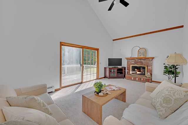 320 Marshall St, Paxton, MA 01612