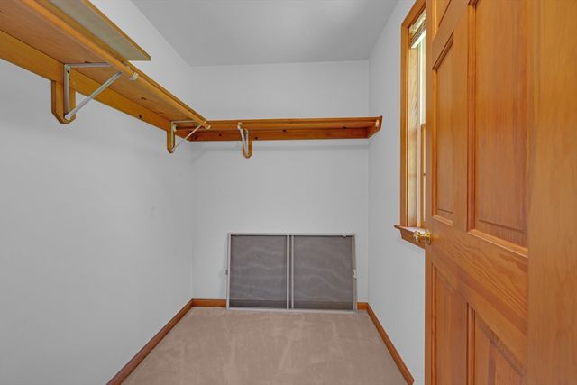 320 Marshall St, Paxton, MA 01612