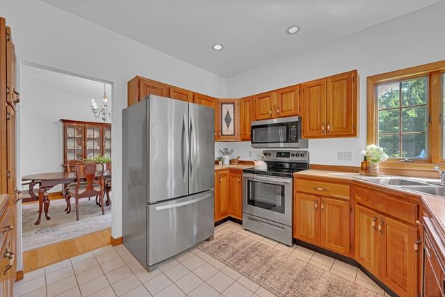 320 Marshall St, Paxton, MA 01612