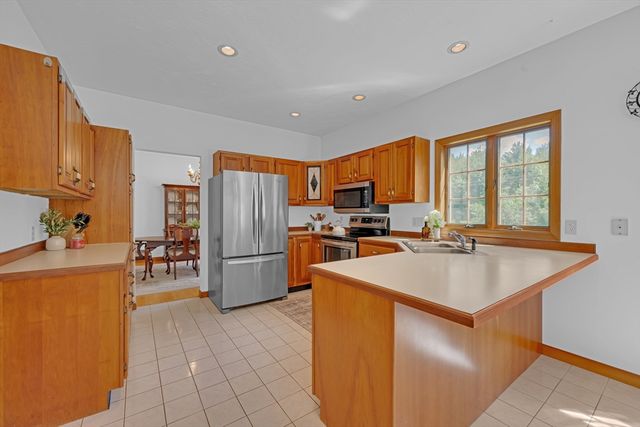320 Marshall St, Paxton, MA 01612