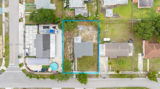 3521 NW 171st Ter, Miami Gardens, FL 33056