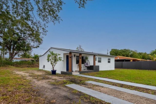 3521 NW 171st Ter, Miami Gardens, FL 33056