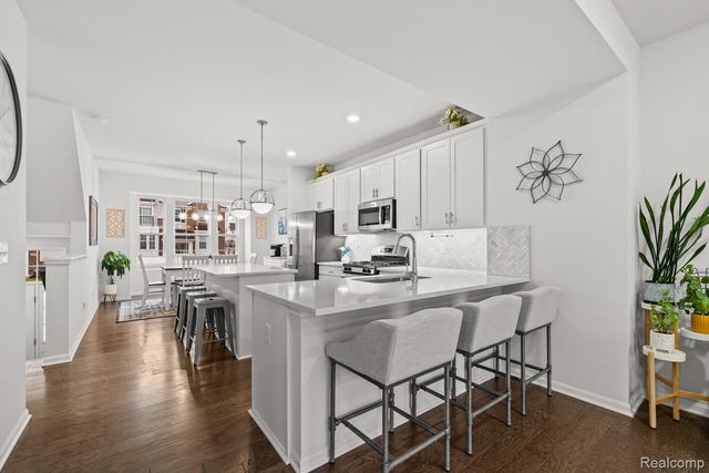 49693 Lantern Way, Canton Charter Township, MI 48188