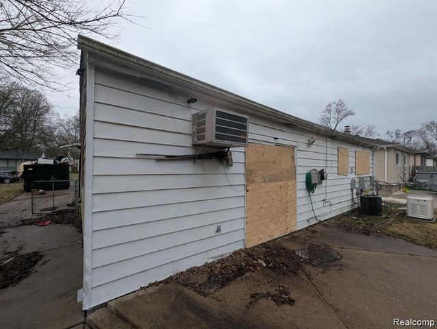 16580 Winston Street, Detroit, MI 48219