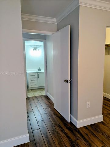 7160 Fairway Dr J18, Miami Lakes, FL 33014