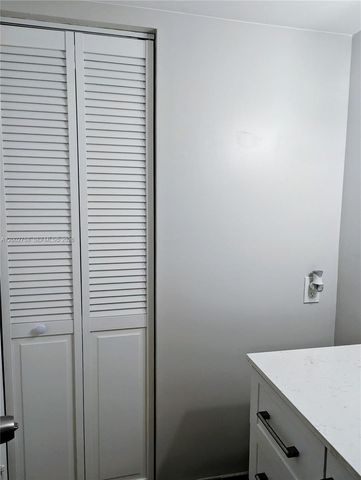 7160 Fairway Dr J18, Miami Lakes, FL 33014