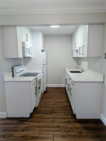 7160 Fairway Dr J18, Miami Lakes, FL 33014