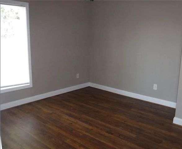 308 S Poplar Street, Seneca, SC 29678