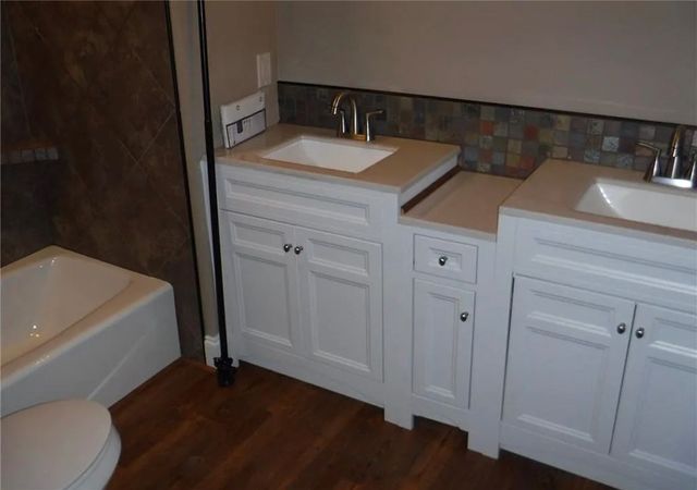 308 S Poplar Street, Seneca, SC 29678