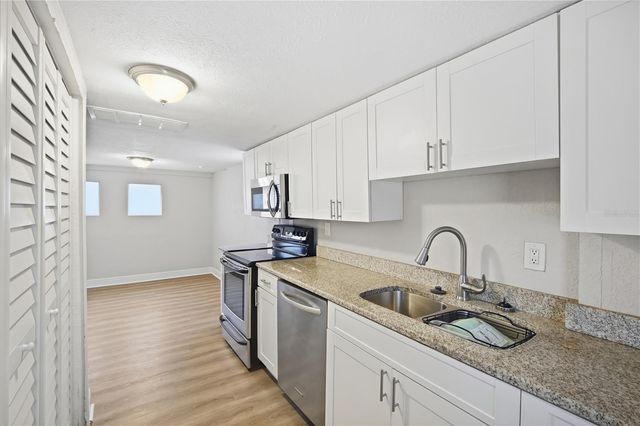 115 W ALLISON COURT, Tampa, FL 33603