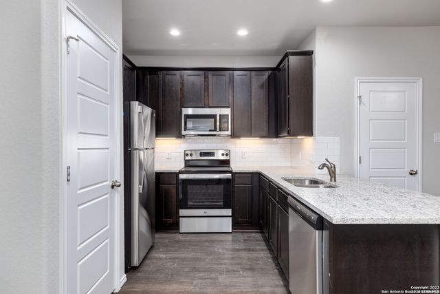 367 Emma, New Braunfels, TX 78130