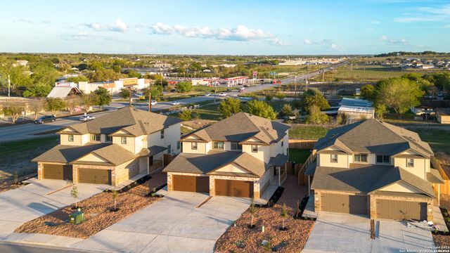 367 Emma, New Braunfels, TX 78130