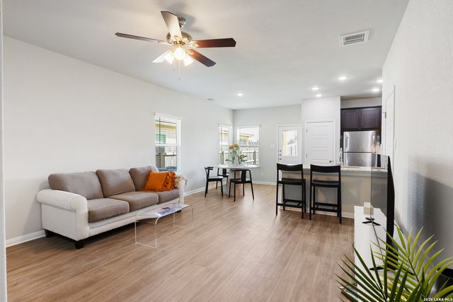367 Emma, New Braunfels, TX 78130