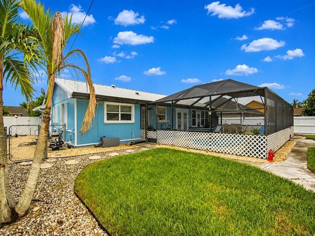 261 SE Wallace Terrace, Port St. Lucie, FL 34983