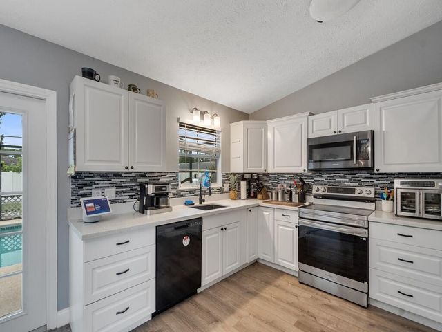 261 SE Wallace Terrace, Port St. Lucie, FL 34983