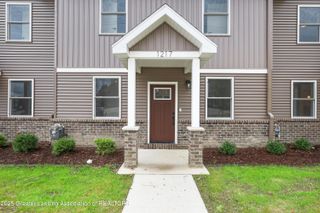 1217 W Saginaw Street, Lansing, MI 48915