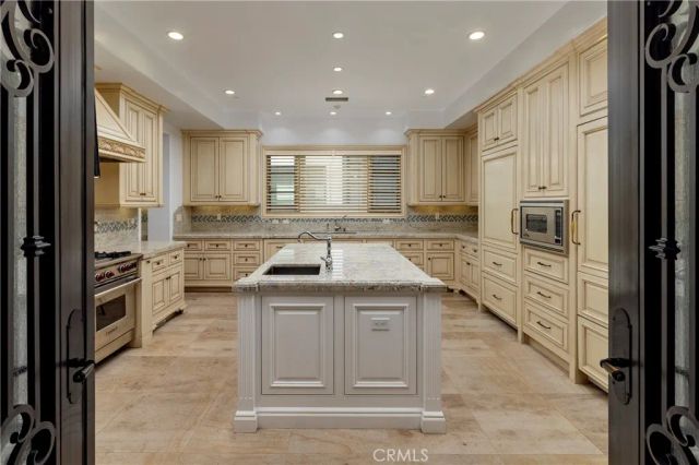 2258 Channel Road, Newport Beach, CA 92661