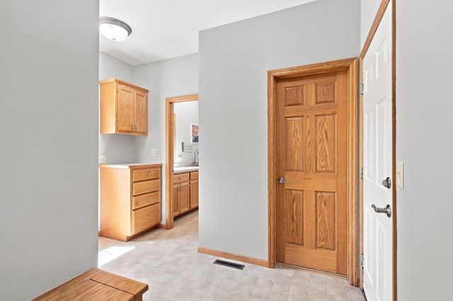18129 Jarl Court, Lakeville, MN 55044