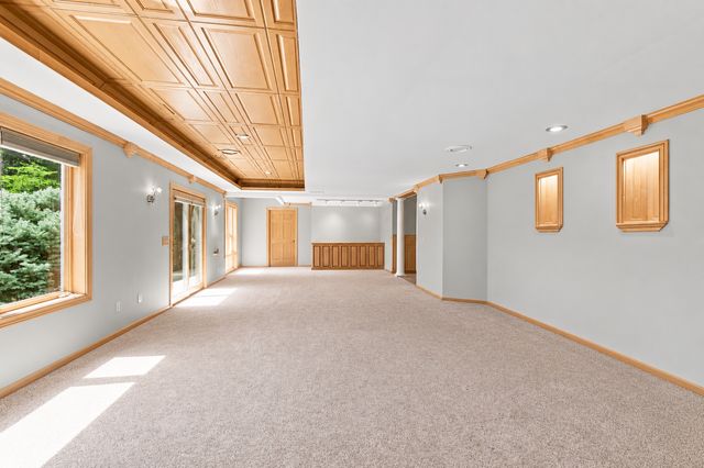 18129 Jarl Court, Lakeville, MN 55044