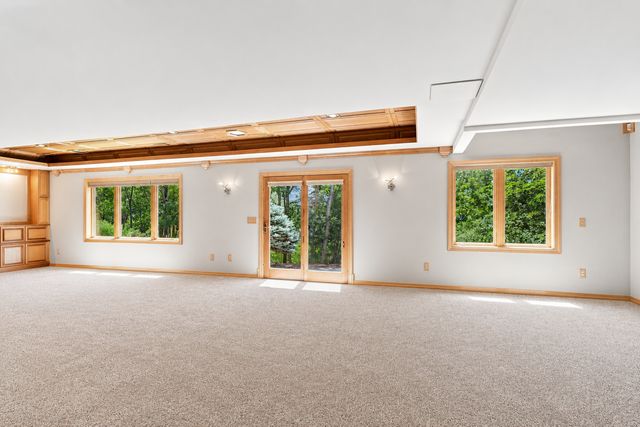 18129 Jarl Court, Lakeville, MN 55044