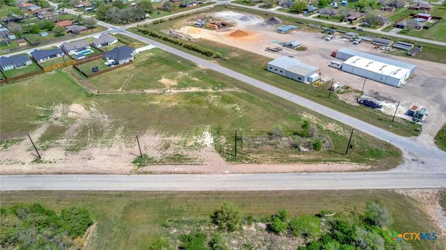 306 Warehouse Road, Victoria, TX 77905